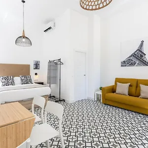 https://holidays2malaga-picasuss-loft-new-built-close-huelin.es-andalucia.com